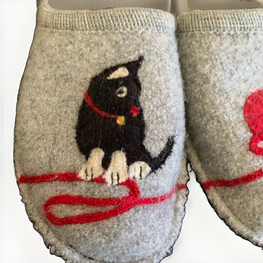 Haflinger Cat Slippers - Picture 2 of 5